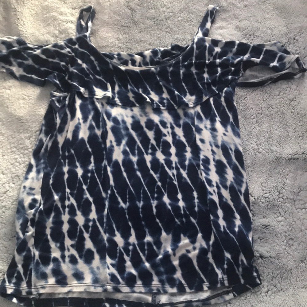 Cloud Chaser Cut-Shoulder Tank